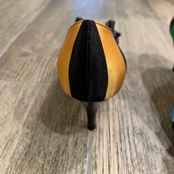 J. Reneé bright color heels - Picture 4 of 14